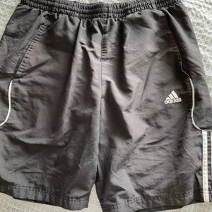 ADIDAS BASKETBALL SHORTS SIZE L
